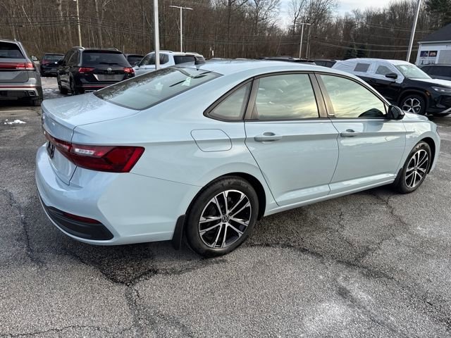 Certified 2025 Volkswagen Jetta Sport image 9