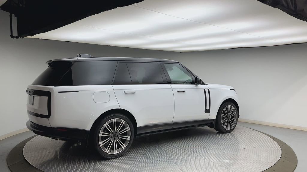 New 2026 Land Rover Range Rover Long Wheelbase Autobiography image 2