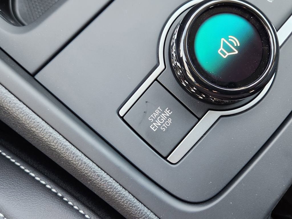 New 2026 Volkswagen Tiguan SE image 11