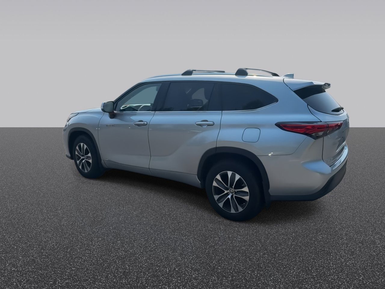 Used 2021 Toyota Highlander XLE AWD/4WD image 7
