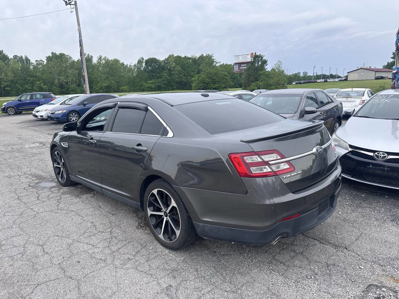 Used 2016 Ford Taurus SEL w/ Equipment Group 201A FWD image 4