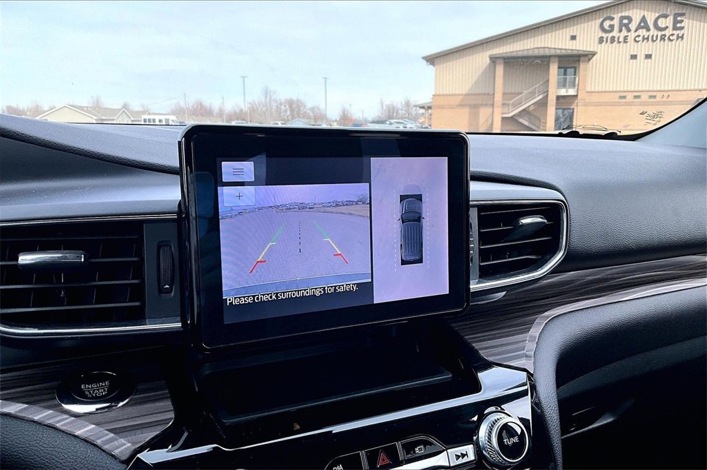 Used 2023 Ford Explorer Limited image 19