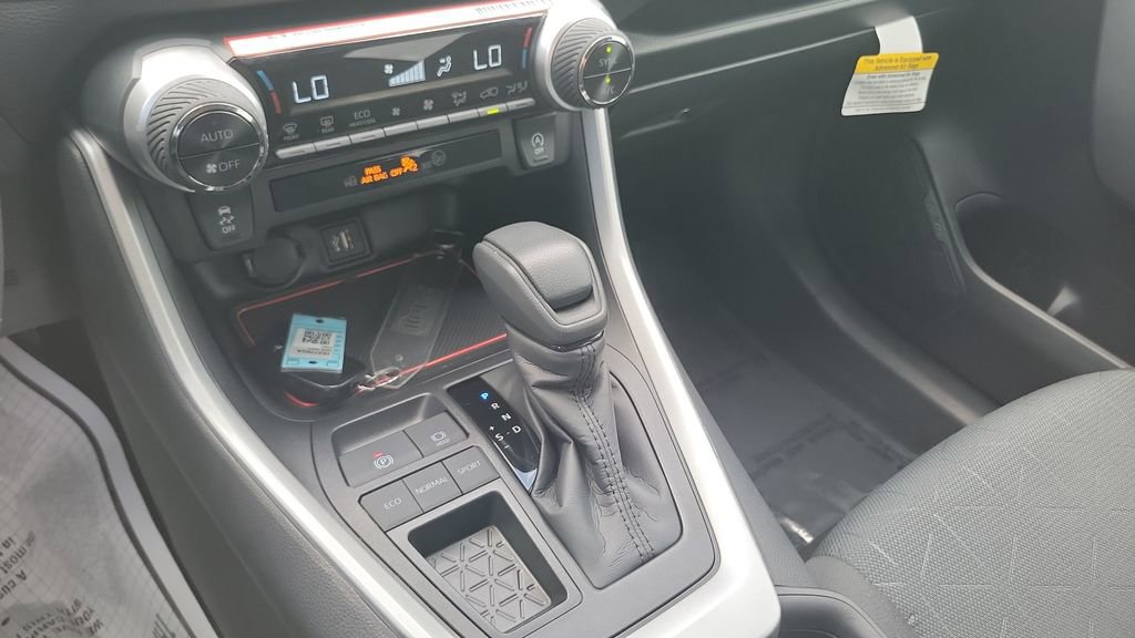 Certified 2025 Toyota RAV4 XLE w/ Convenience Package FWD image 15