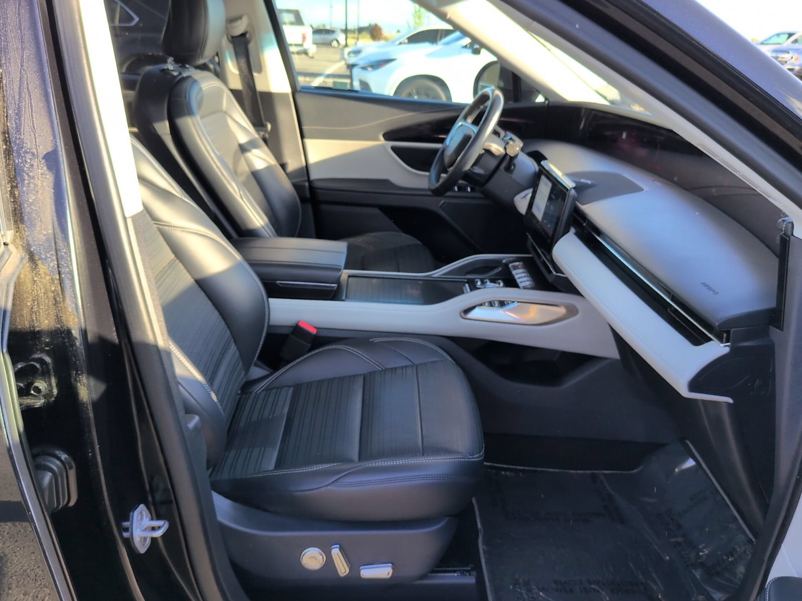 Used 2024 Lincoln Nautilus Reserve AWD/4WD image 15