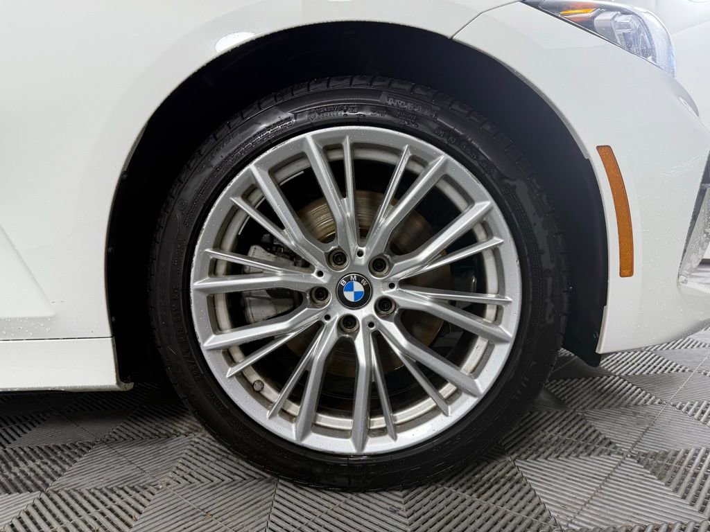 Used 2023 BMW 330i xDrive Sedan w/ Premium Package image 10