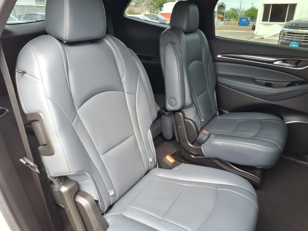 Used 2023 Buick Enclave Essence image 13