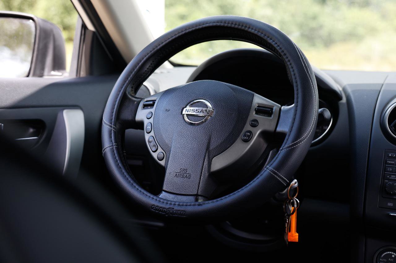 Used 2011 Nissan Rogue SV w/ SL Pkg image 26