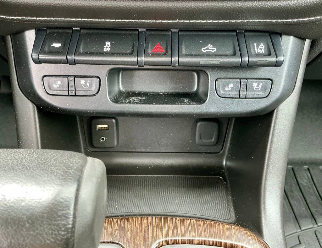 Used 2017 GMC Canyon Denali image 33