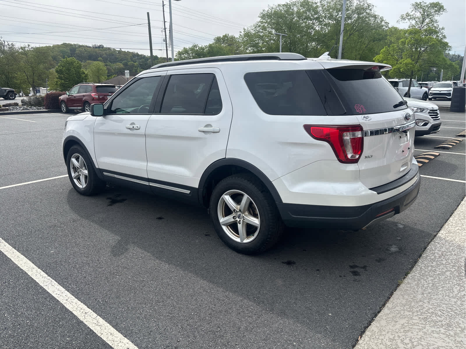 Used 2019 Ford Explorer XLT w/ Equipment Group 202A image 3