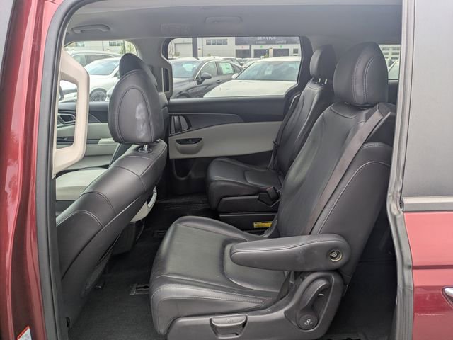 Used 2024 Kia Carnival LX FWD image 10