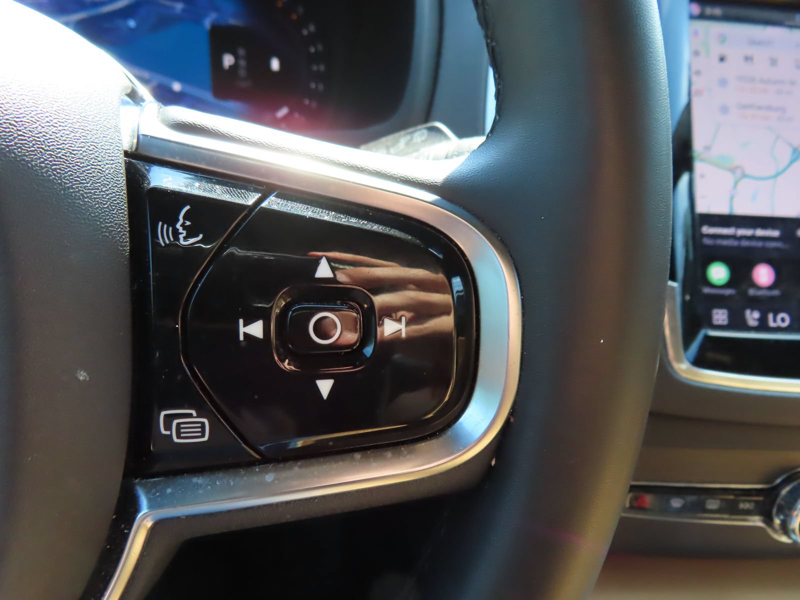 Used 2023 Volvo XC90 B6 Ultimate w/ Lounge Package AWD/4WD image 21