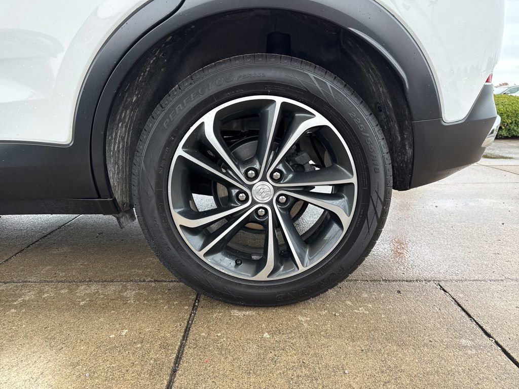 Used 2020 Buick Encore GX Essence image 32