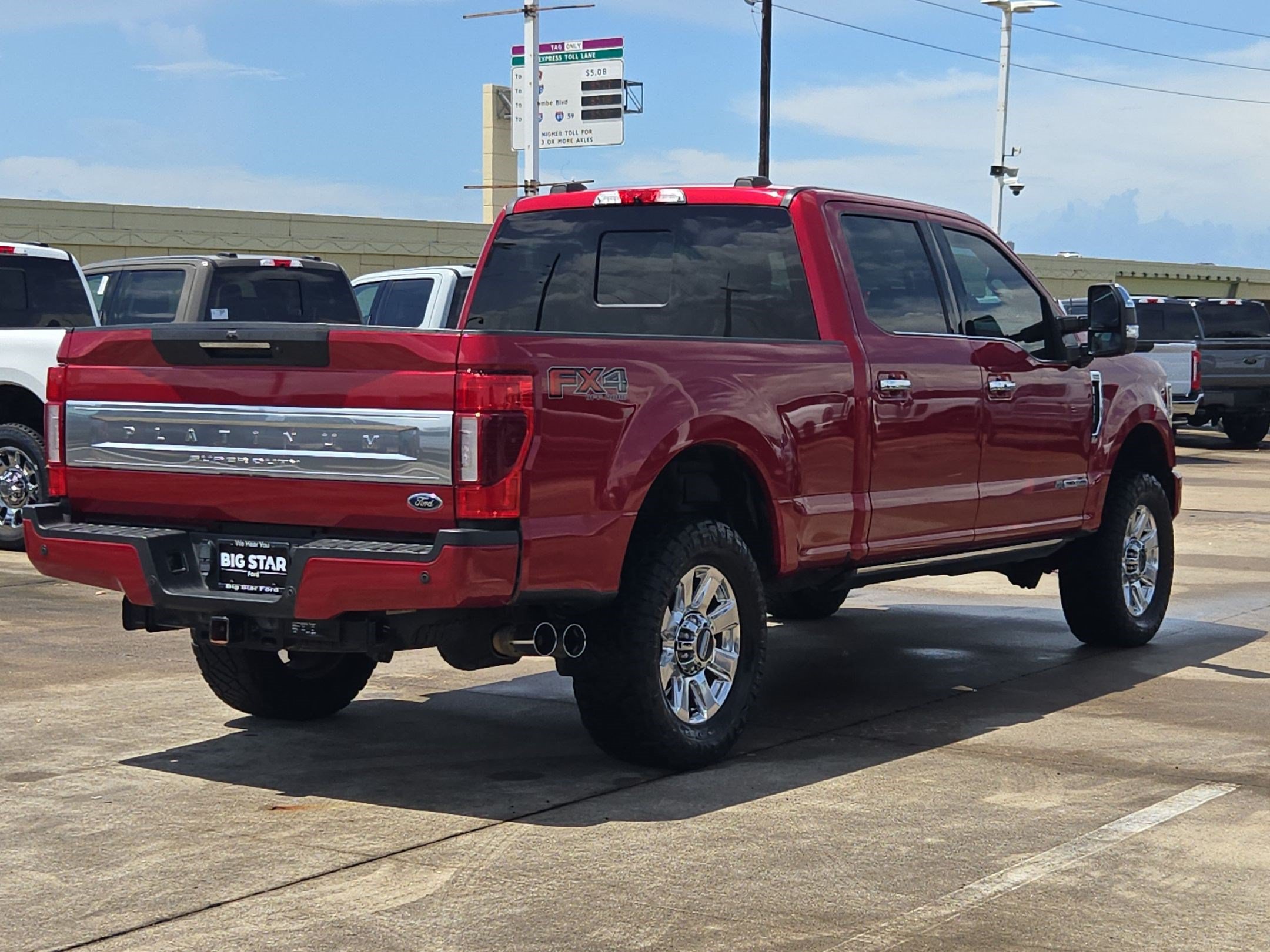 Used 2022 Ford F250 Platinum w/ FX4 Off-Road Package AWD/4WD image 3