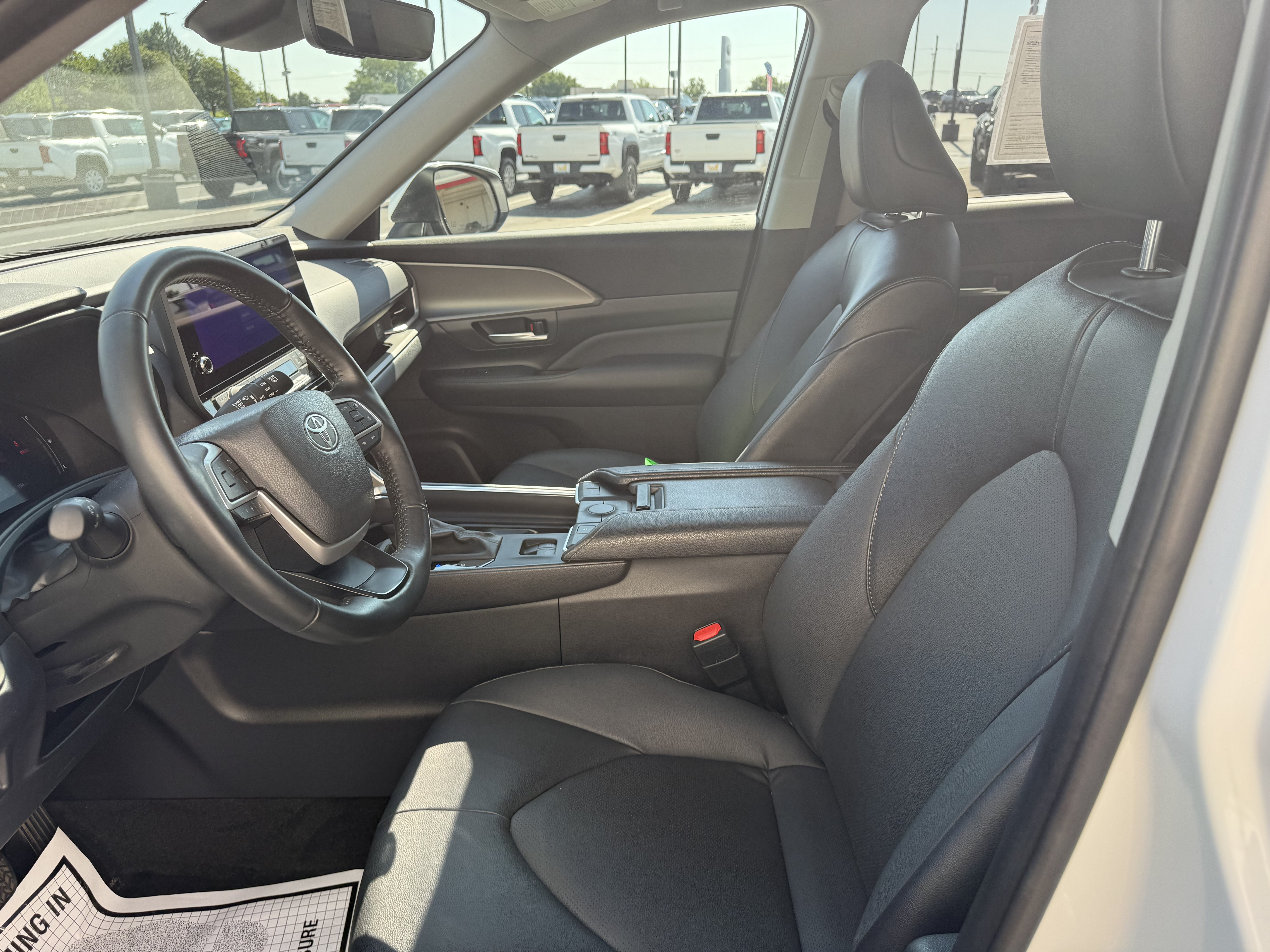 Certified 2024 Toyota Grand Highlander AWD image 31