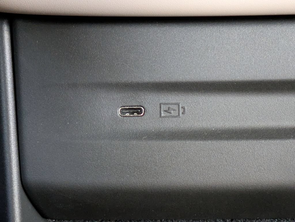 New 2025 Volvo EX90 Plus w/ Protection Package Premier AWD/4WD image 34