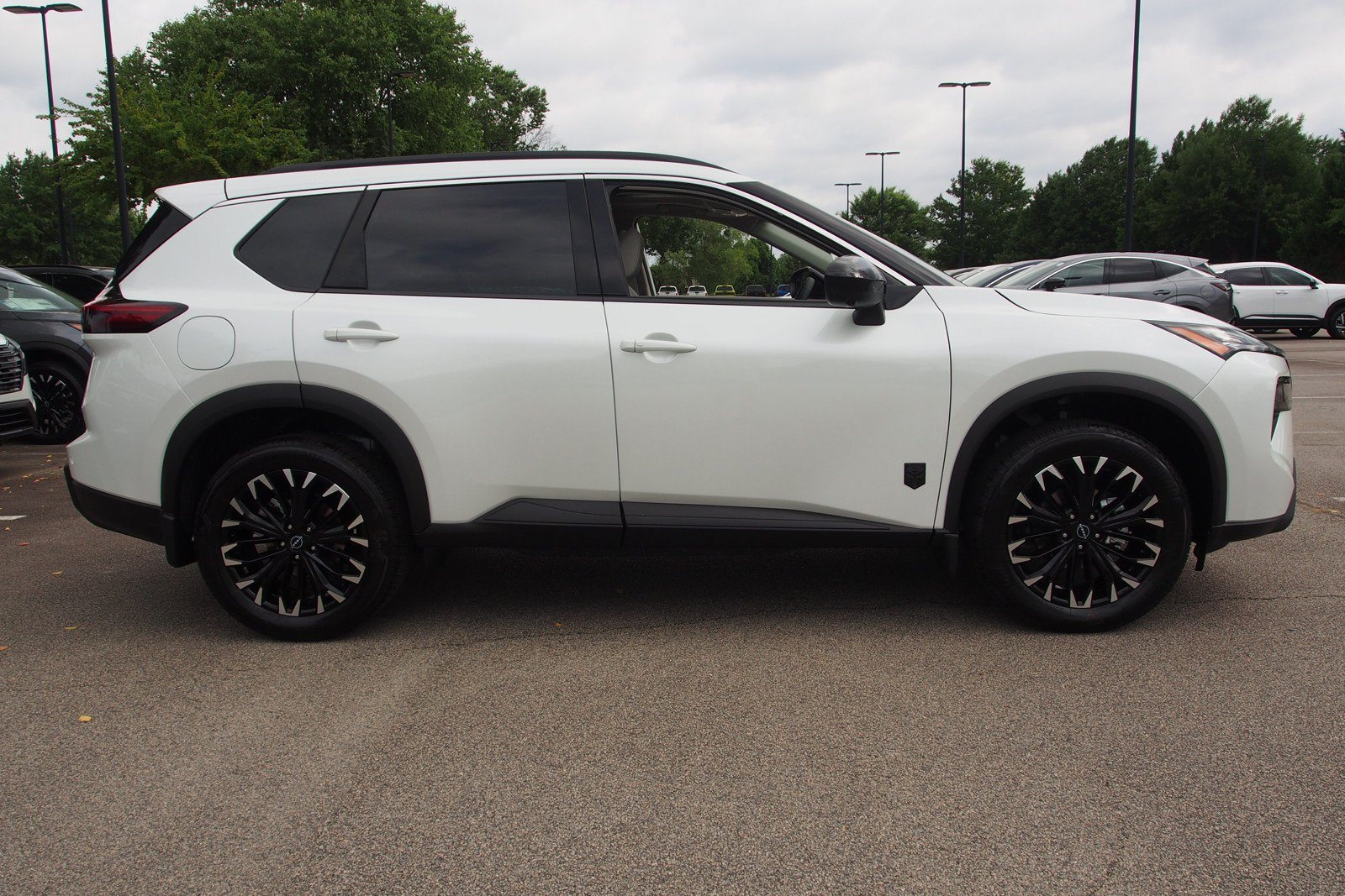 New 2026 Nissan Rogue Dark Armor FWD image 8