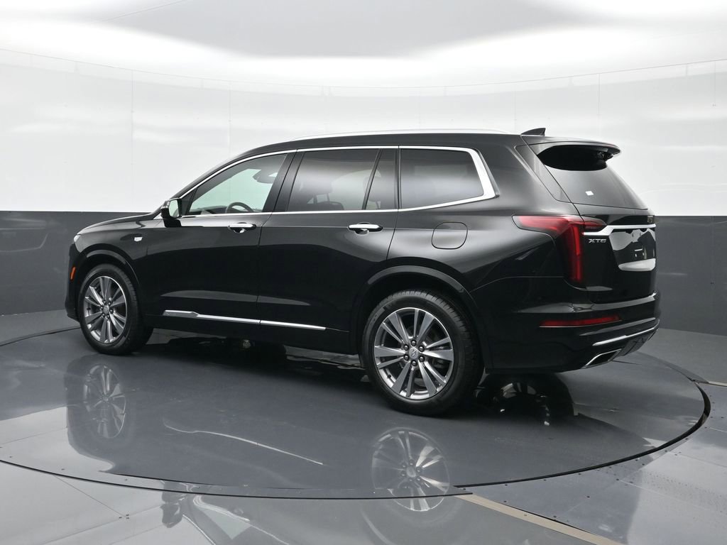 Used 2024 Cadillac XT6 Premium Luxury image 3