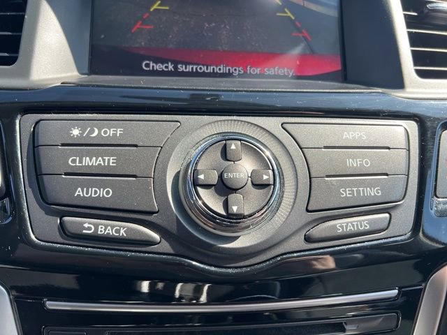 Used 2017 Nissan Pathfinder SV image 20