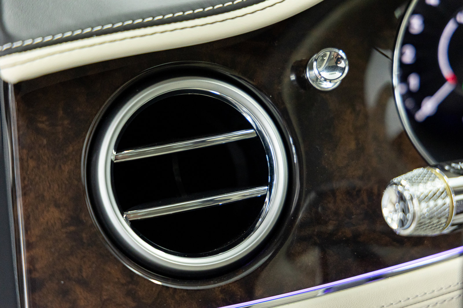 New 2026 Bentley Continental GT Azure AWD/4WD image 40