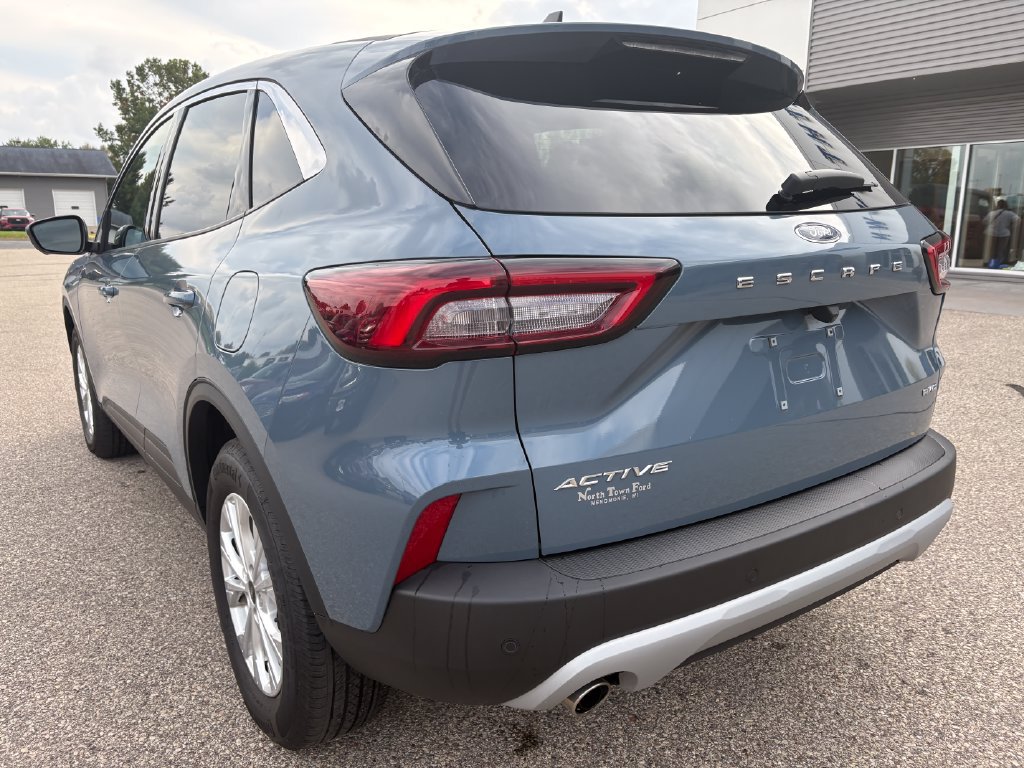 Used 2023 Ford Escape Active w/ Tech Pack #2 AWD/4WD image 9