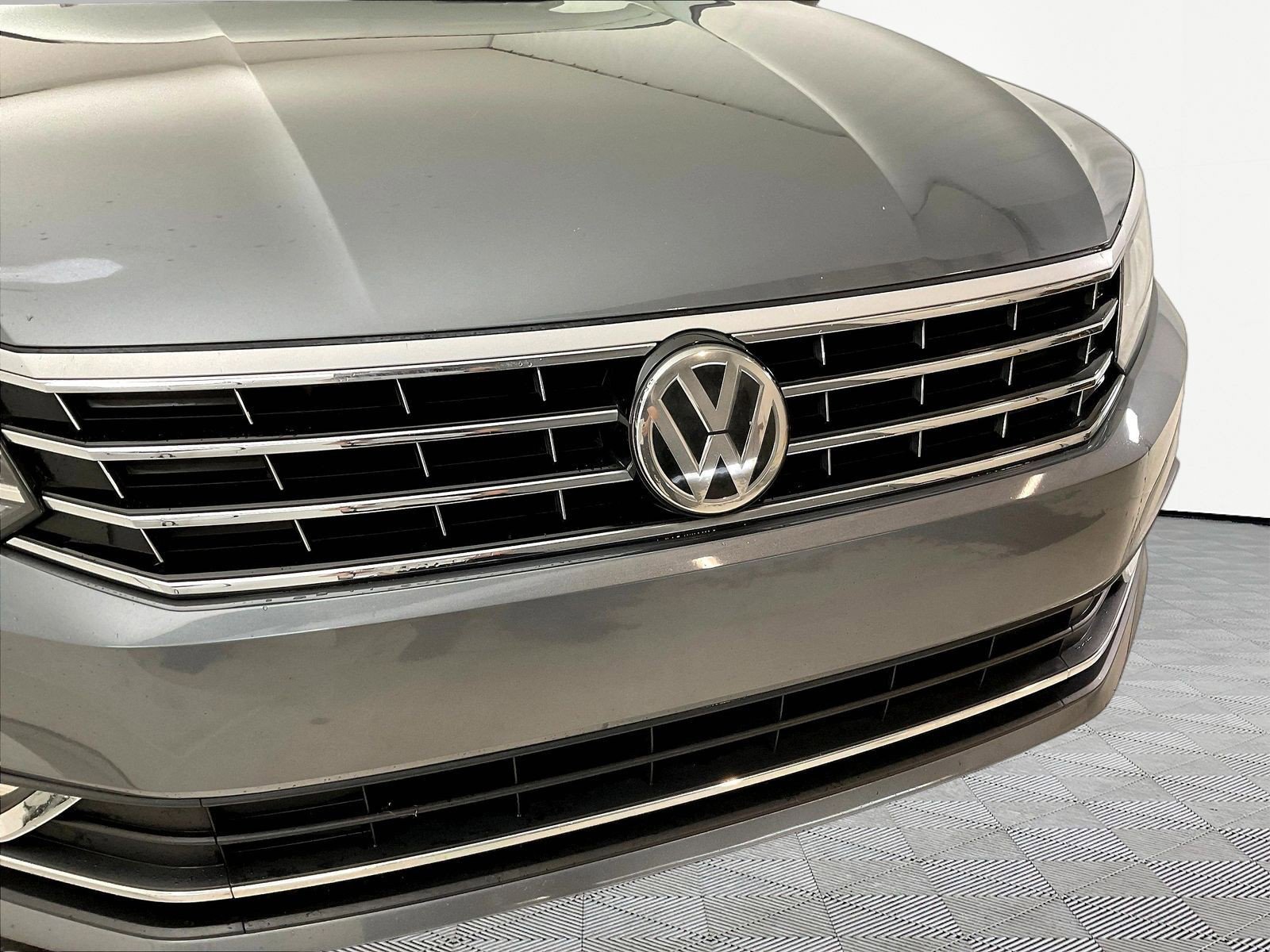 Used 2017 Volkswagen Passat 1.8T SE w/ SE Lighting Package FWD image 33
