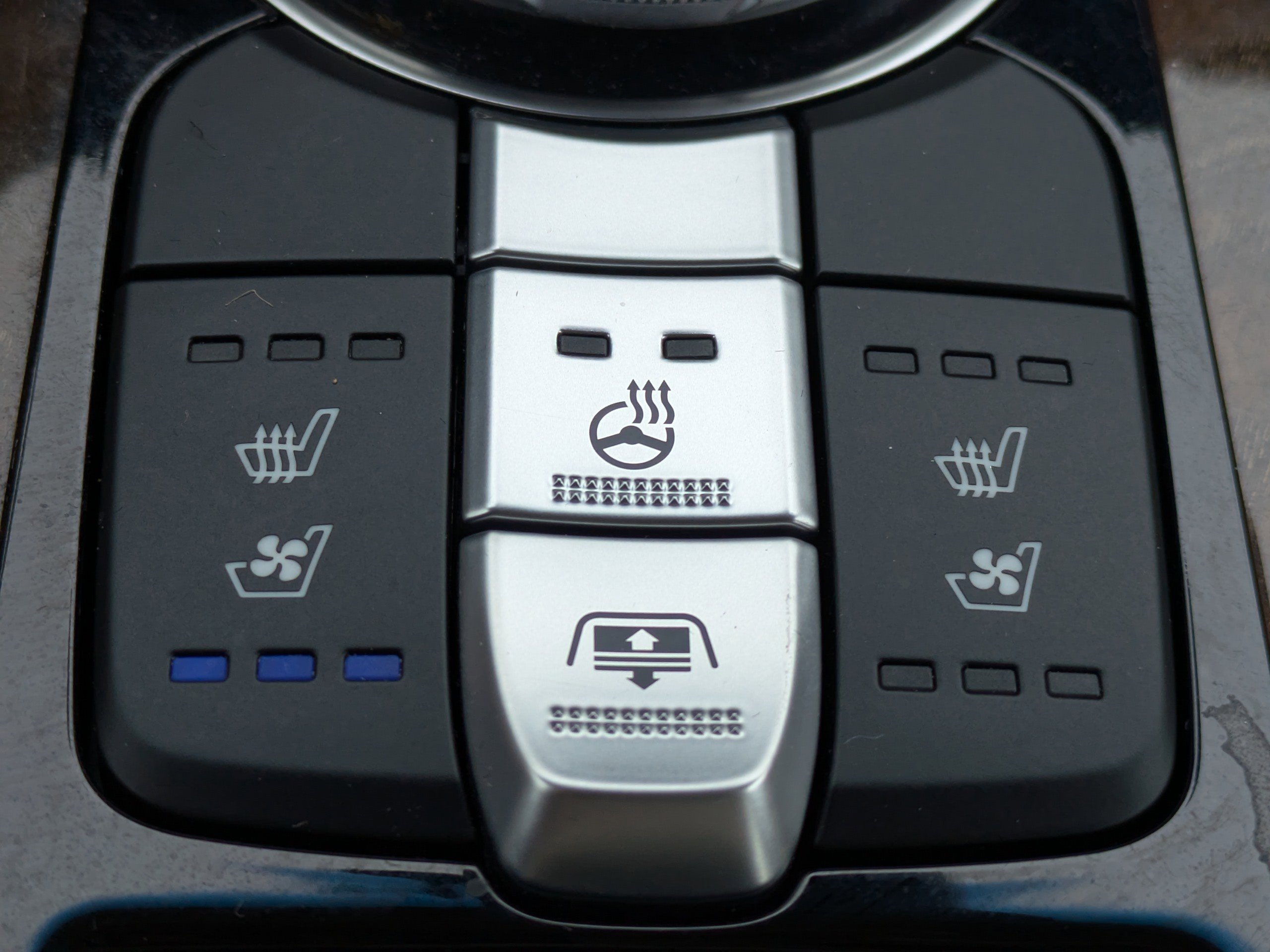 Used 2018 Genesis G90 5.0 Ultimate image 29