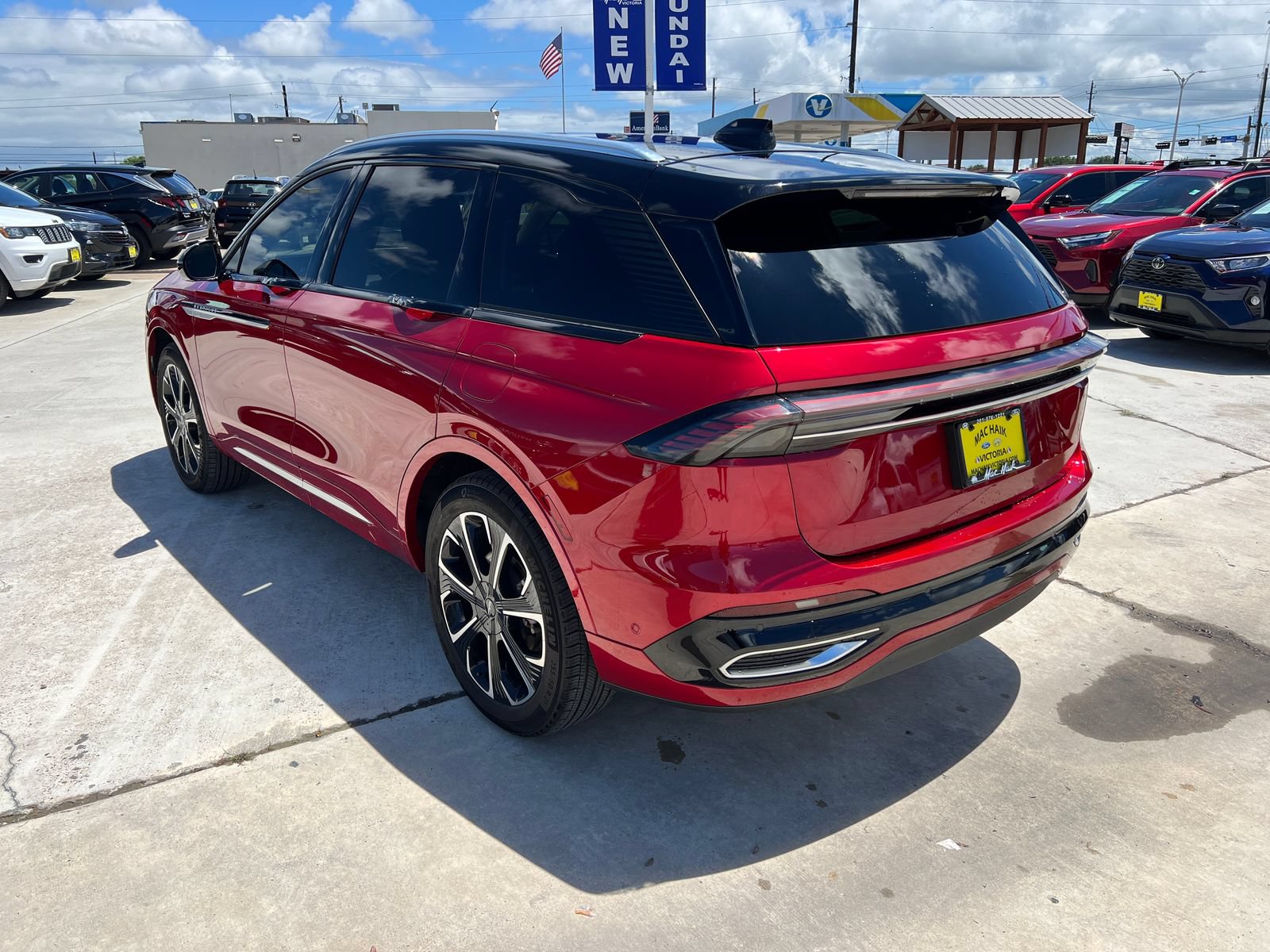 Used 2024 Lincoln Nautilus Reserve AWD/4WD image 5