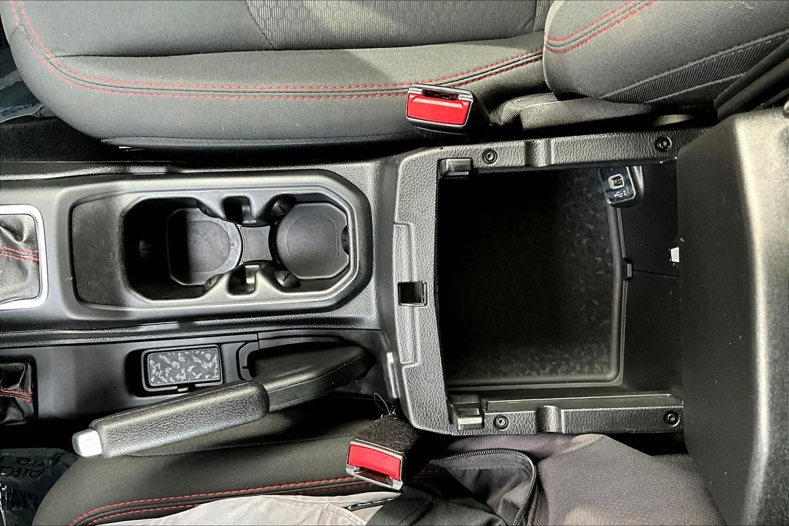 Used 2022 Jeep Wrangler Rubicon w/ Steel Bumper Group image 32