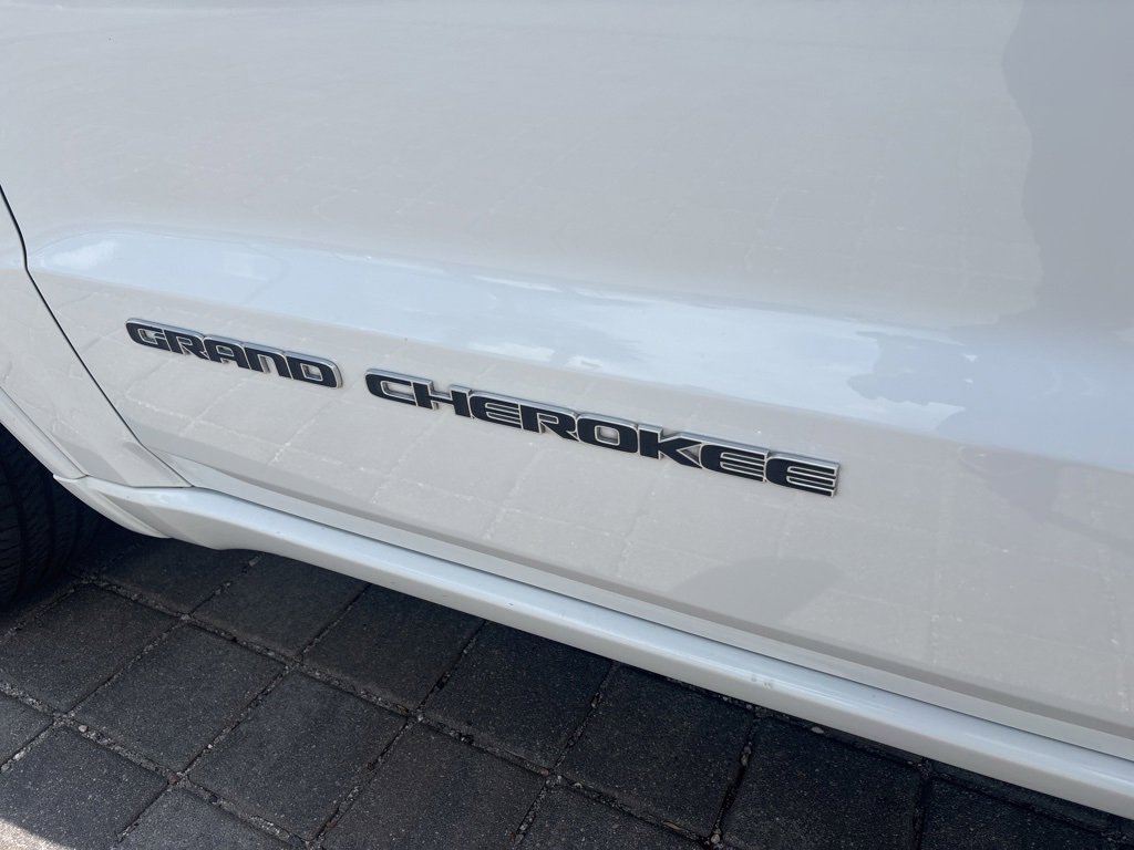 Used 2021 Jeep Grand Cherokee Overland w/ Trailer Tow Group IV image 24