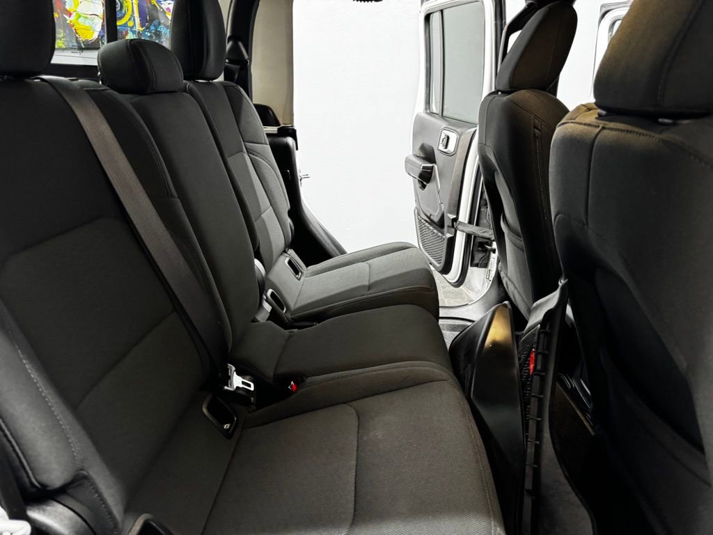 Used 2022 Jeep Gladiator Willys image 44