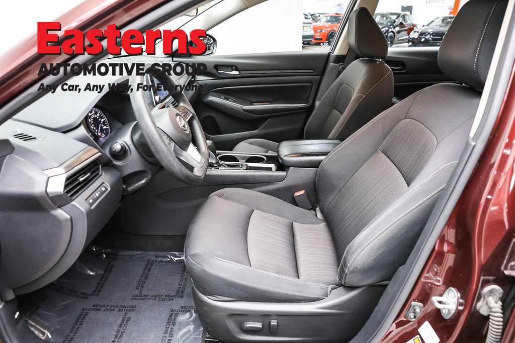 Used 2024 Nissan Altima 2.5 SV FWD image 13