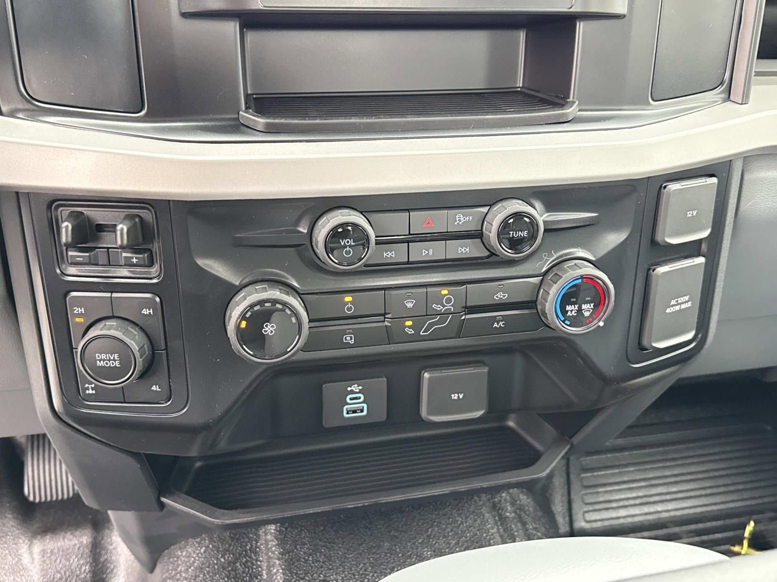 New 2026 Ford F250 XL w/ XL Chrome Package image 17