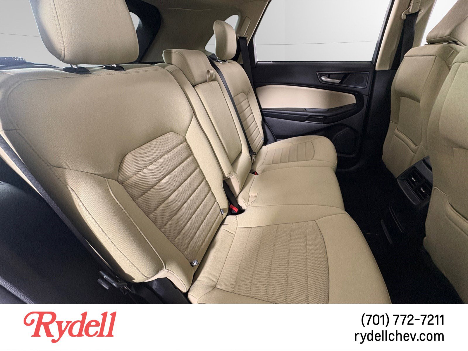 Used 2024 Ford Edge SE image 17