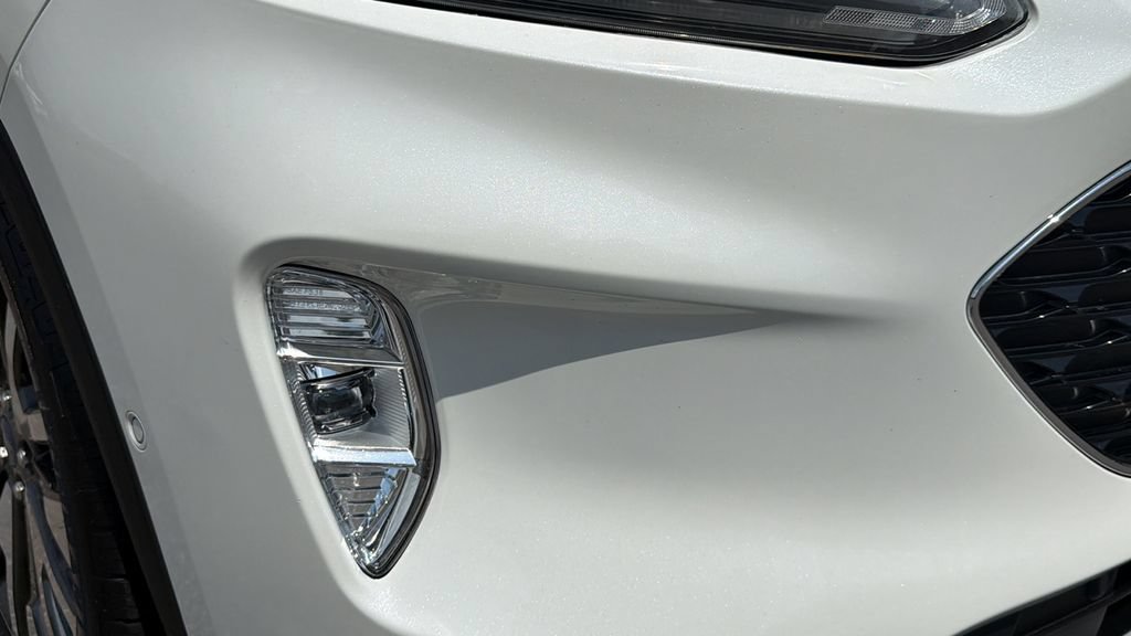Used 2020 Ford Escape Titanium FWD image 10