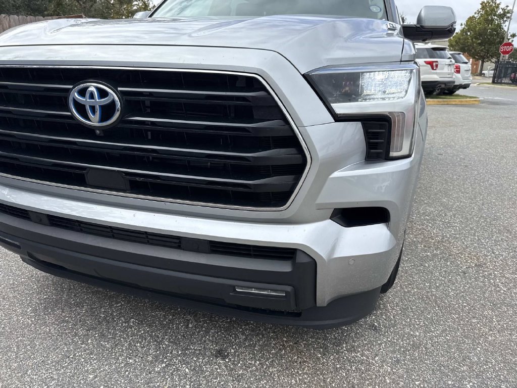Used 2024 Toyota Sequoia SR5 w/ SR5 Premium Package AWD/4WD image 10