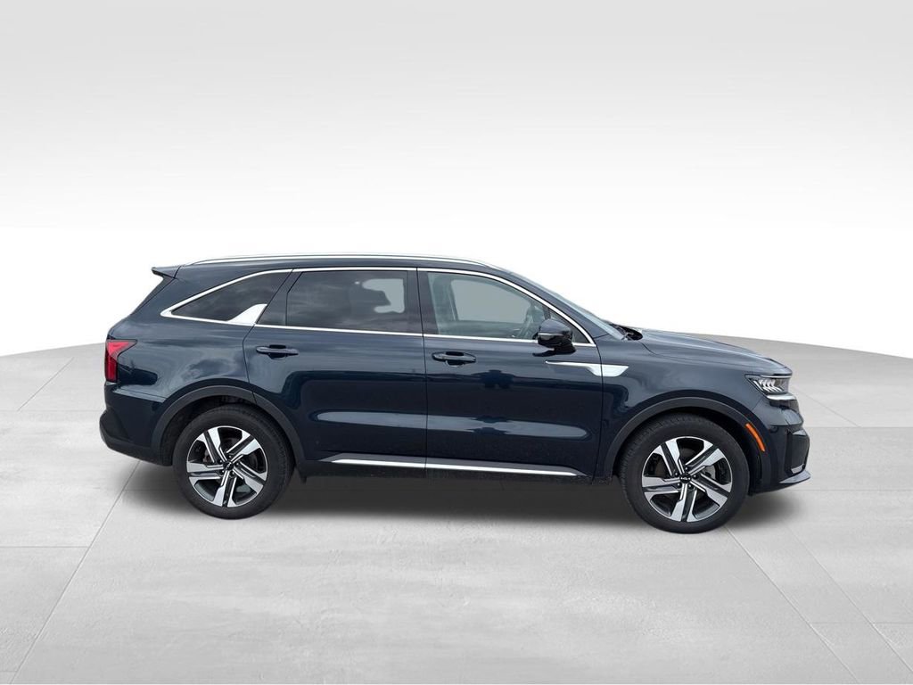 Certified 2023 Kia Sorento EX image 6