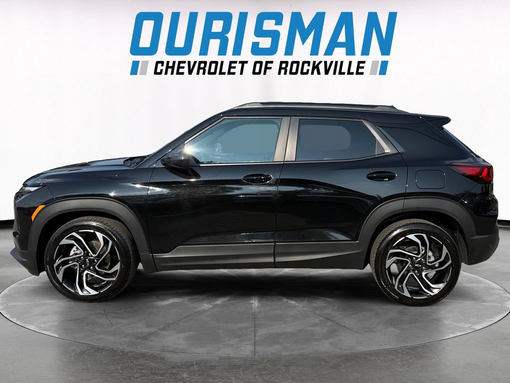 Used 2025 Chevrolet TrailBlazer RS w/ Convenience Package FWD image 3