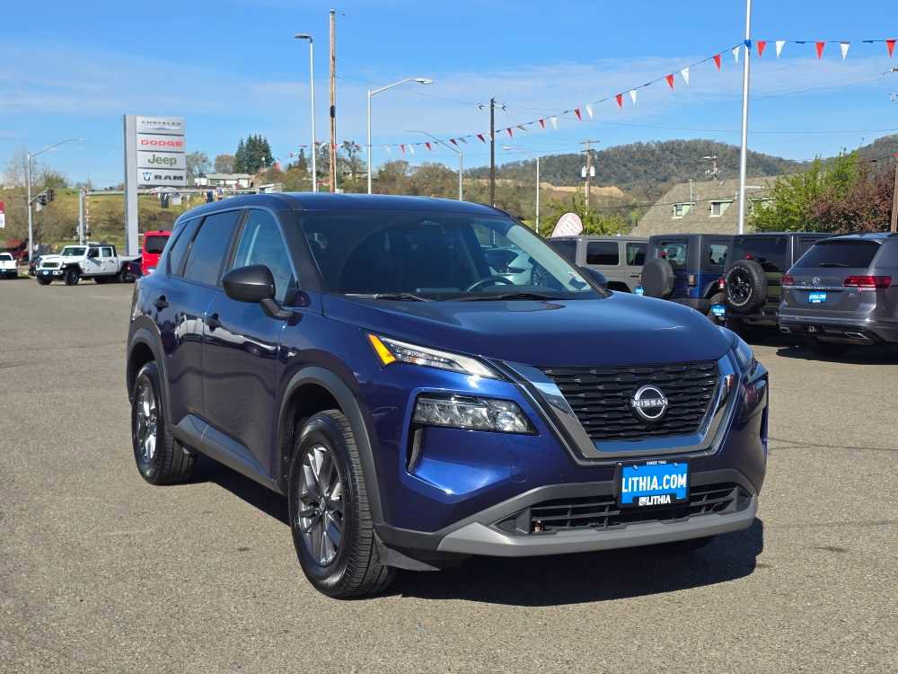 Used 2023 Nissan Rogue S AWD/4WD image 7
