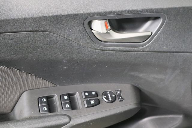 Used 2022 Hyundai Accent Limited image 22