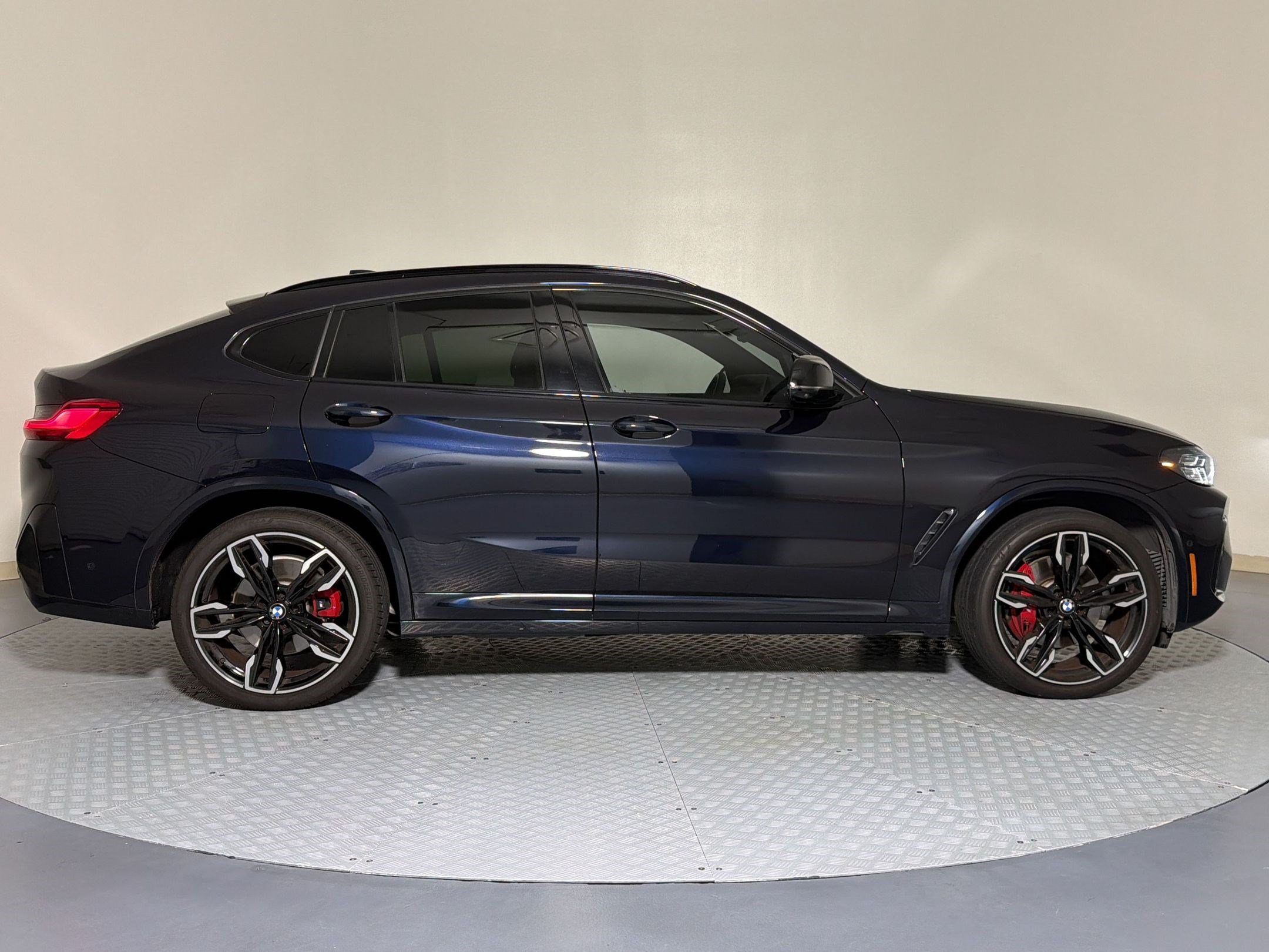 Certified 2024 BMW X4 M40i w/ Premium Package AWD/4WD image 8