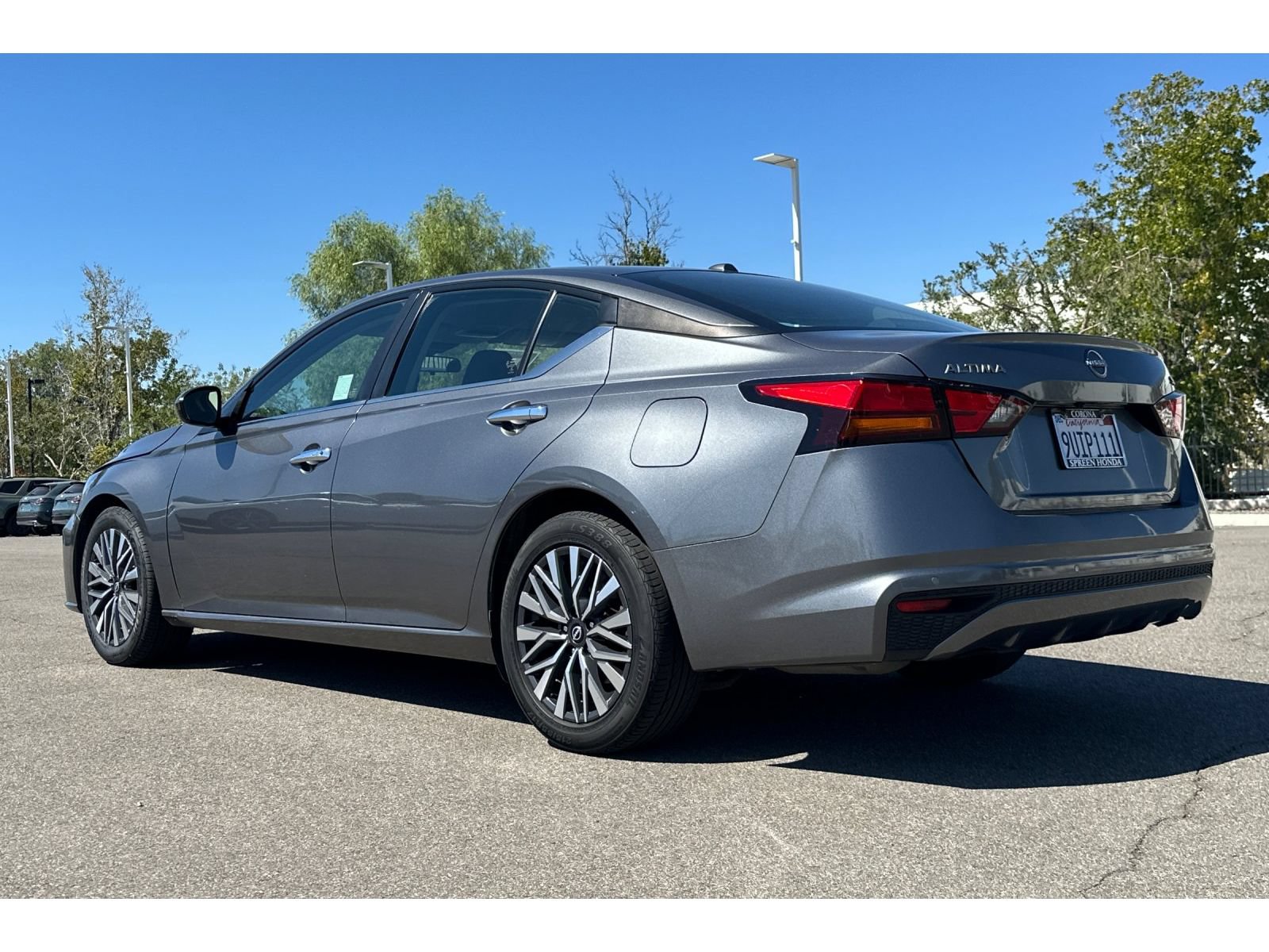 Used 2023 Nissan Altima 2.5 SV FWD image 3