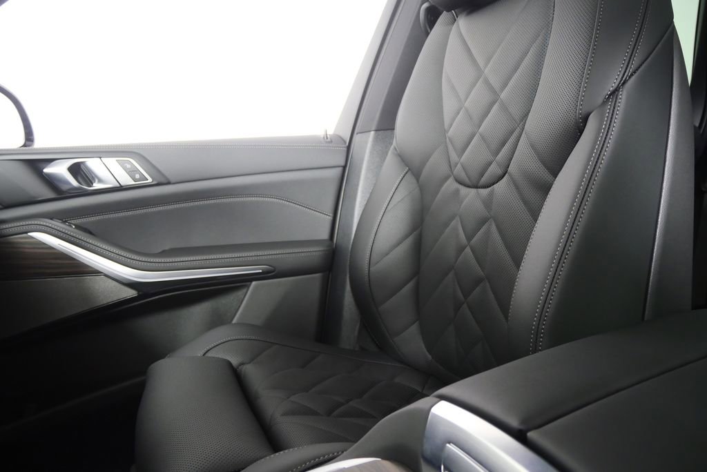 Used 2026 BMW X5 xDrive40i w/ M Sport Package image 22
