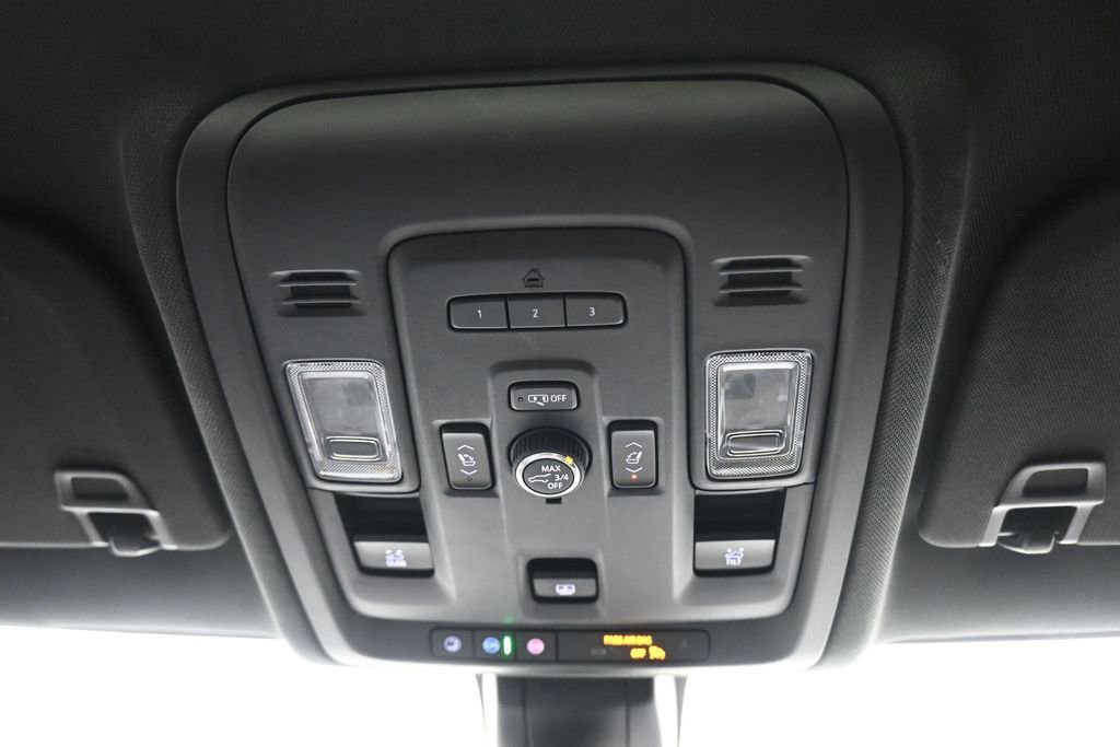 Used 2021 Chevrolet Suburban Premier AWD/4WD image 25