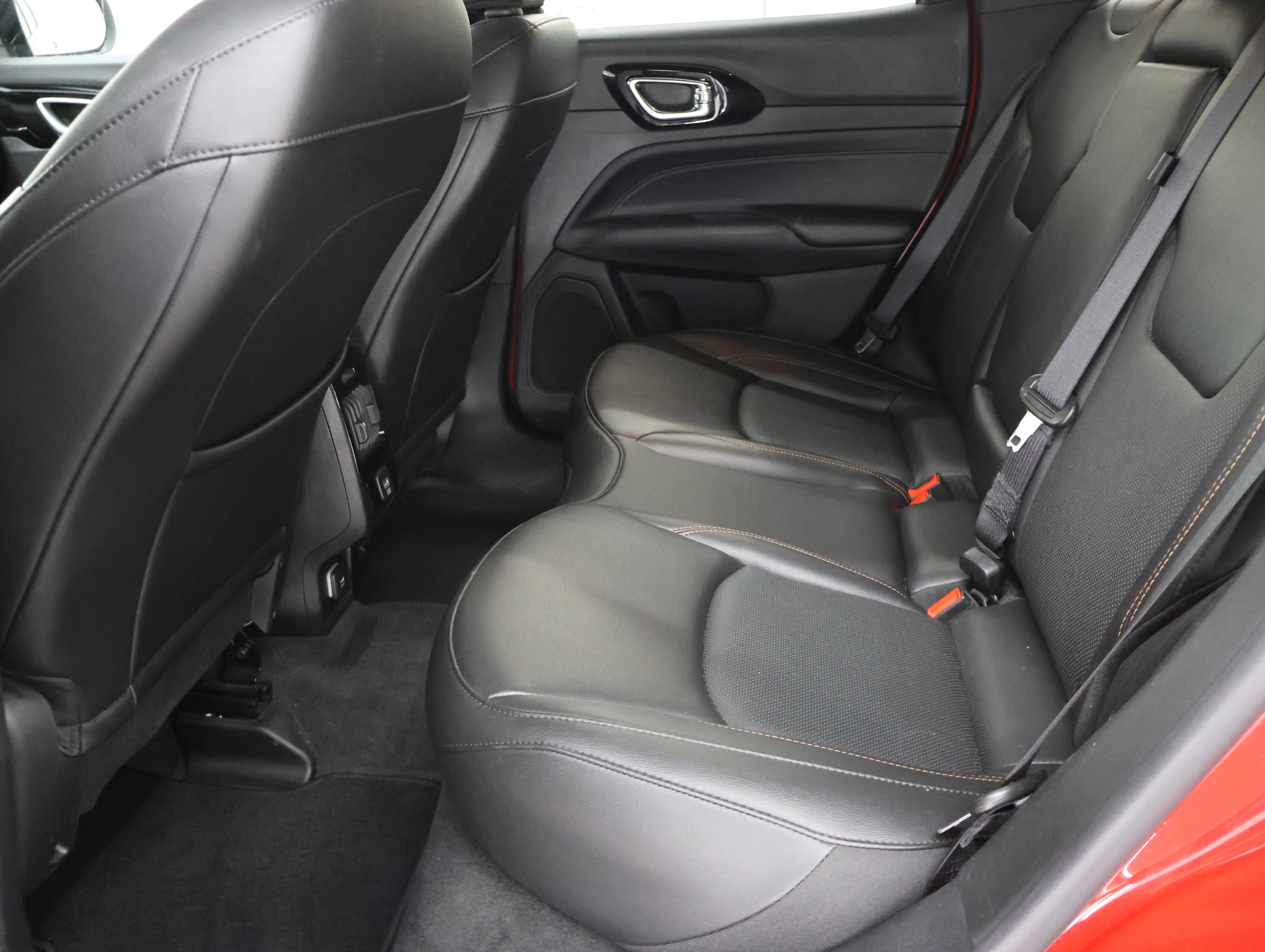 Used 2022 Jeep Compass Limited AWD/4WD image 33