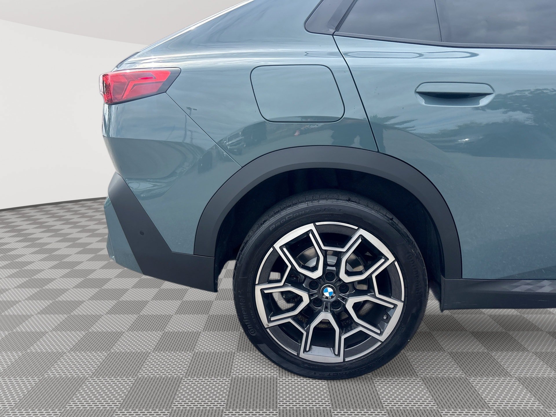 Used 2025 BMW X2 xDrive28i w/ Technology Package AWD/4WD image 30
