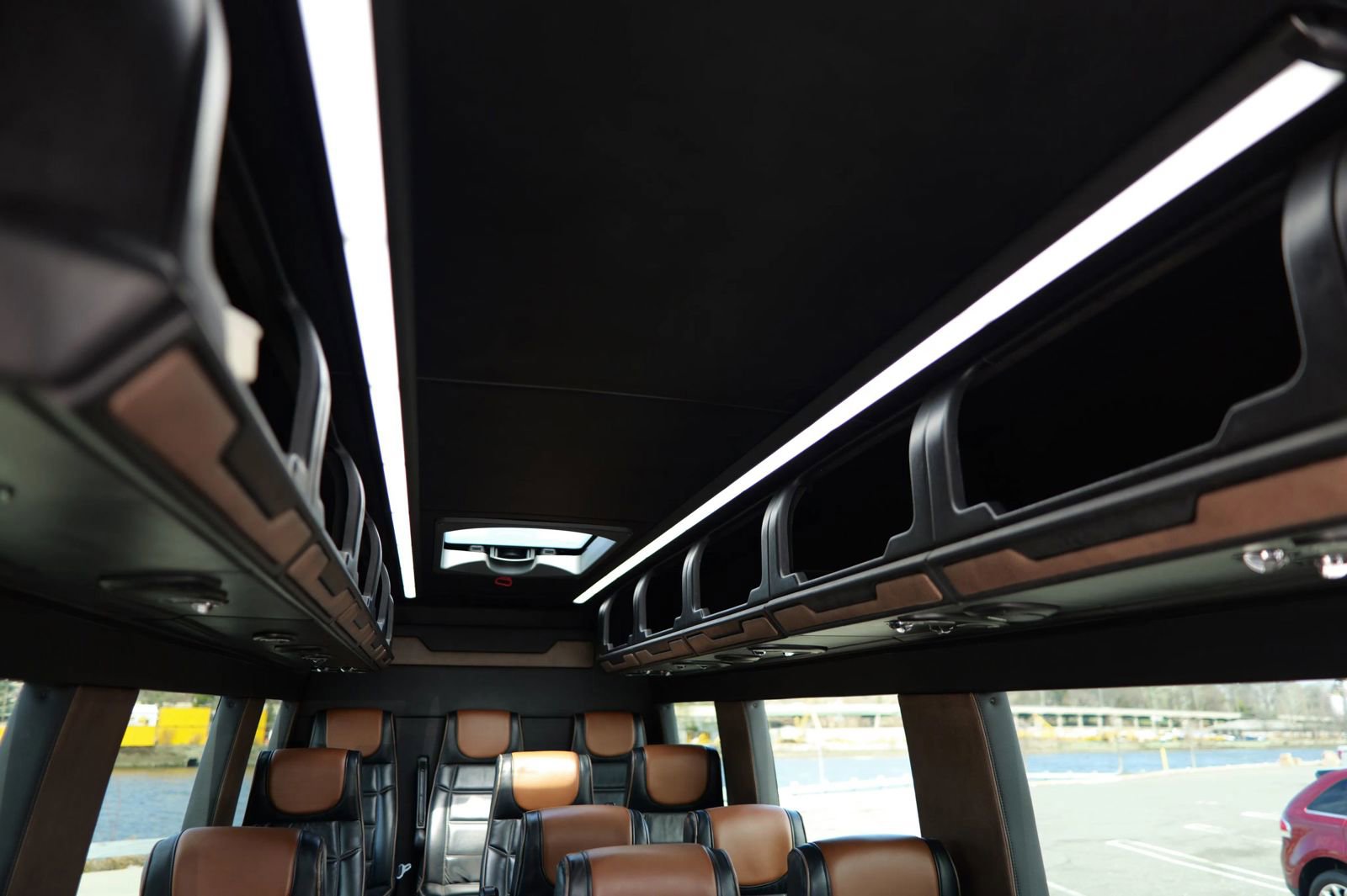 Used 2015 Mercedes-Benz Sprinter 3500 image 27
