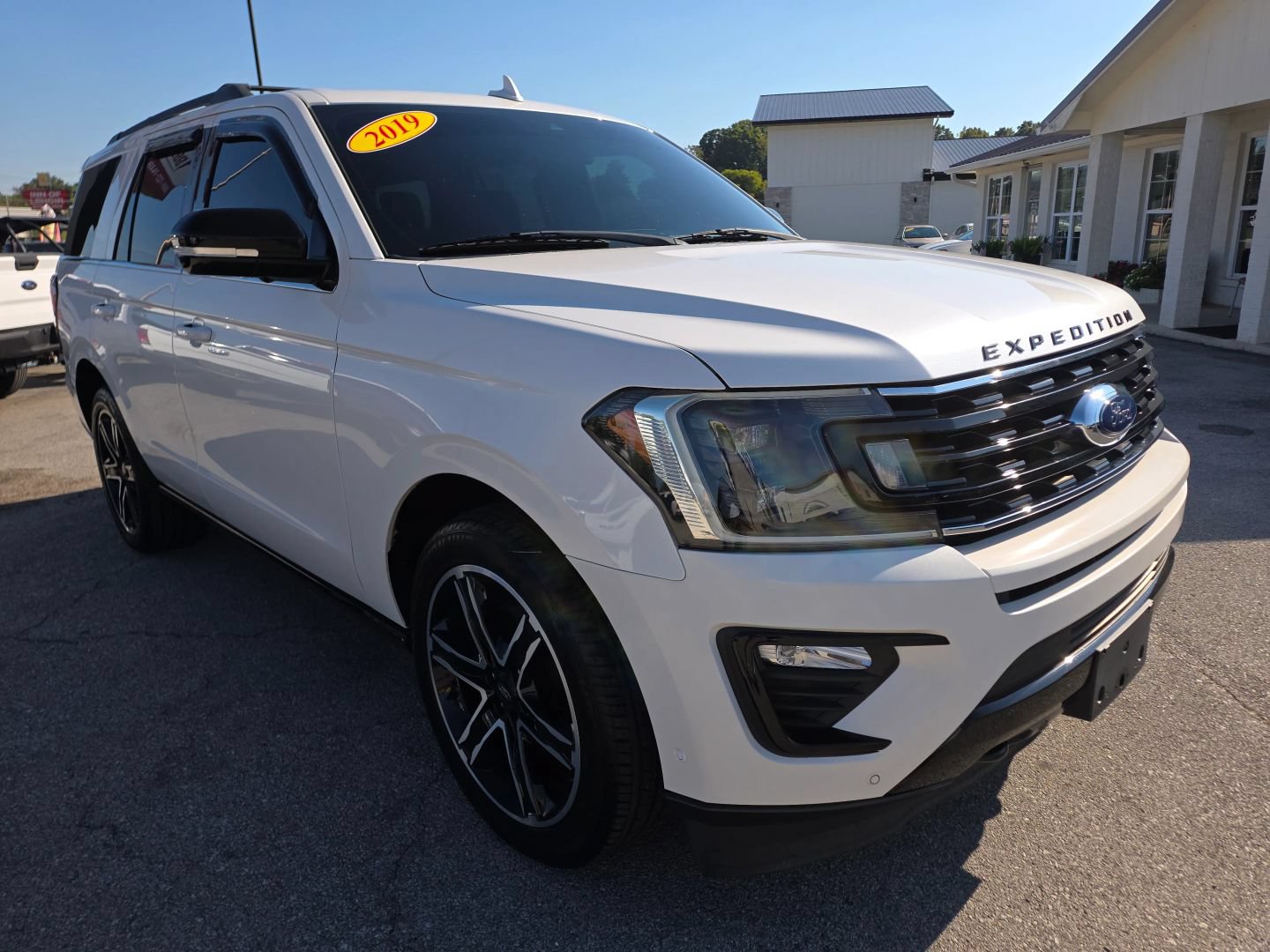 Used 2019 Ford Expedition Limited w/ Equipment Group 303A AWD/4WD image 7