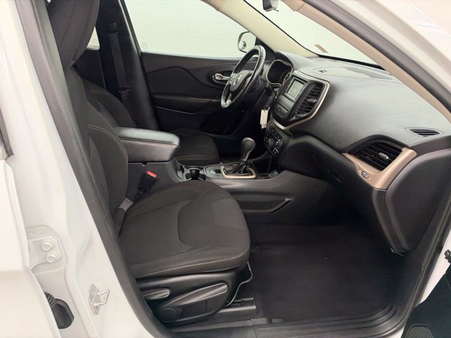 Used 2016 Jeep Cherokee Latitude w/ Safety/Convenience Group FWD image 21