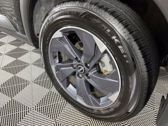 Certified 2026 Nissan Rogue SV FWD image 14