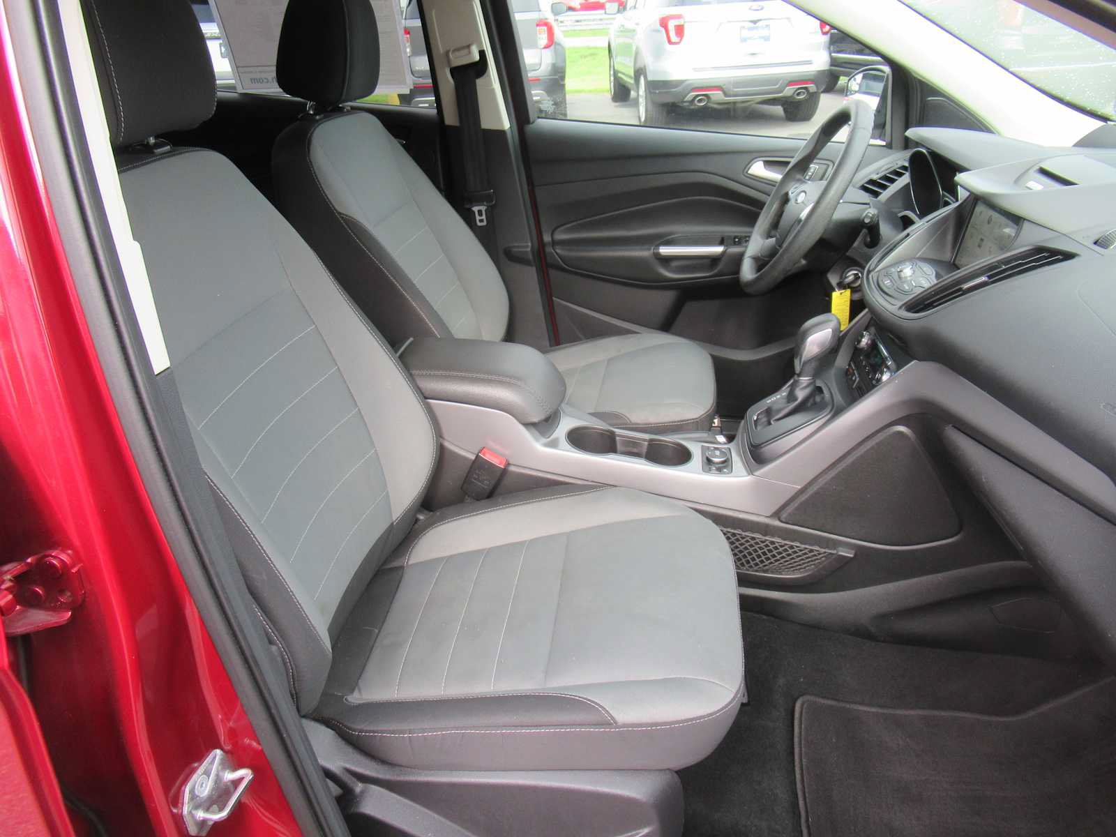 Used 2016 Ford Escape SE w/ Equipment Group 201A FWD image 21